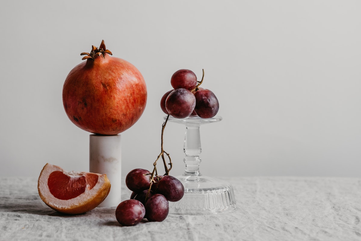 Narancs, gránátalma és szőlő. Mik azok a fitonutriensek, és miért érdemes többet fogyasztanunk belőlük?
